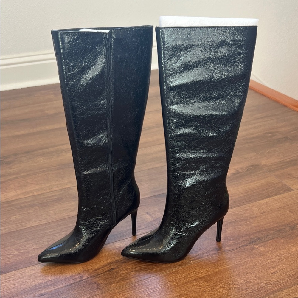 MIA Shiny Black Heeled Boots - Picture 3 of 4